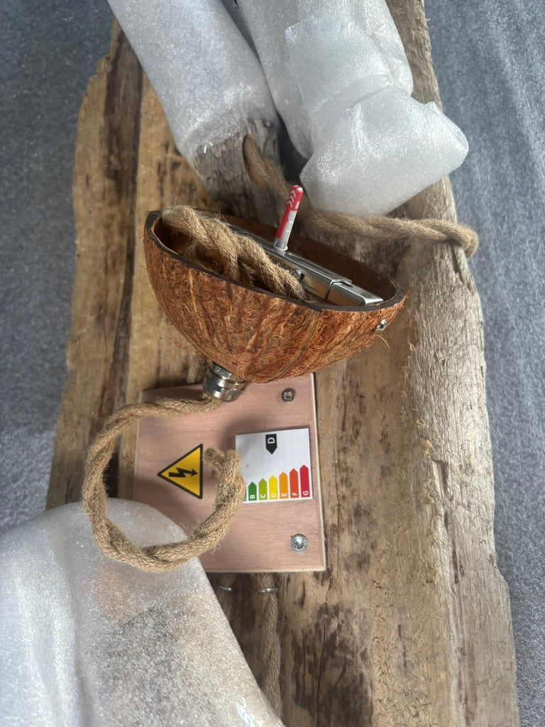 Luminaire en bois flotté et dérivé