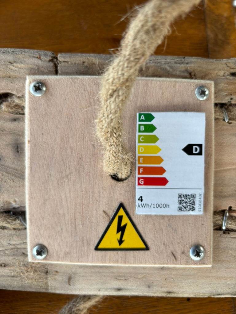 Luminaire en bois flotté et dérivé